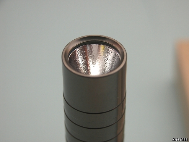 巷子內的台灣精品 LiteFlux LF2XT 手電筒開箱