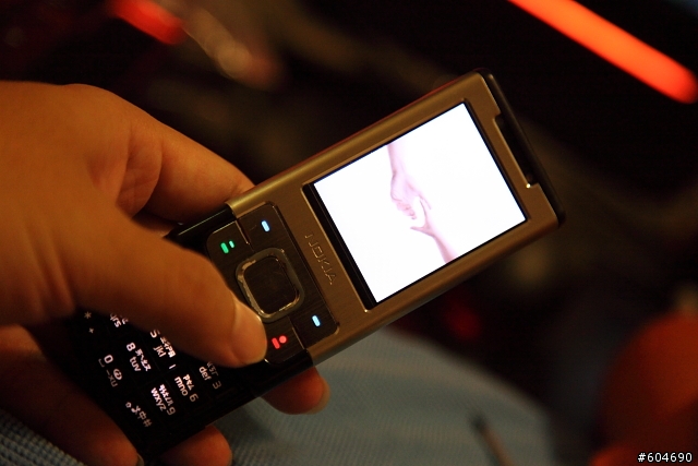 我的NOKIA 6500 slide壞掉了,順便把它分解
