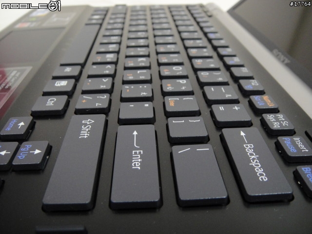 【王者登場 誰與爭鋒】SONY VAIO VGN-Z48TD/X 碳纖黑+吉田カバンPCバッグ レッドチェック【数量限定30】 CC-YPC-SR/RC