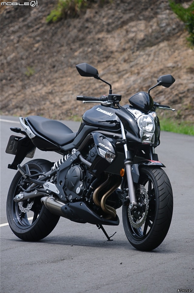 輕巧帥氣的男子漢–2009 KAWASAKI ER-6n 試駕報導