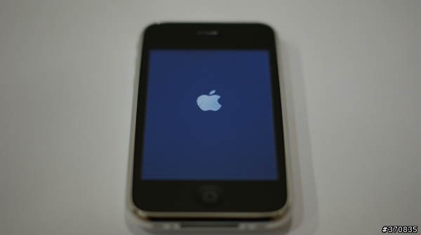 iPhone 3Gs 32GB 白色 簡易開箱文(影片集中在29樓)