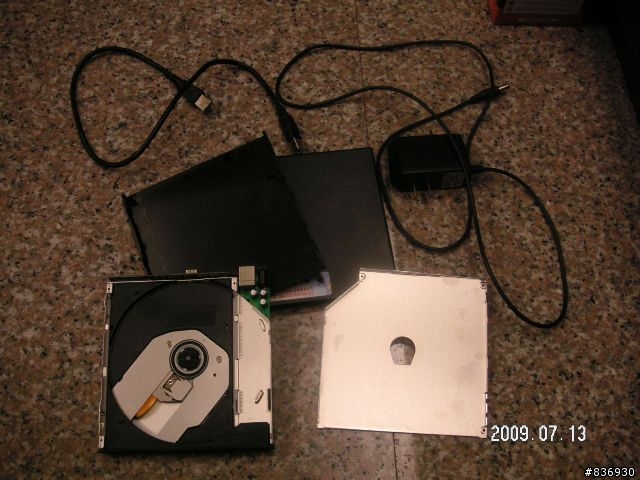 求助~~外接光碟機冒煙,有圖,有救嗎??感恩!!