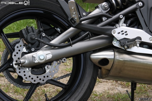輕巧帥氣的男子漢–2009 KAWASAKI ER-6n 試駕報導