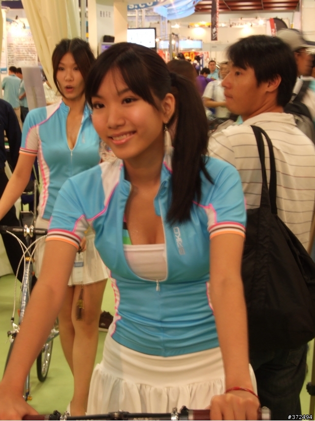 2009 台灣運動休閒產業展~ part2 (小羽最愛的辣妹 在裡面哦)