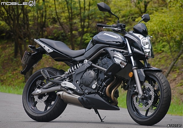 輕巧帥氣的男子漢–2009 KAWASAKI ER-6n 試駕報導