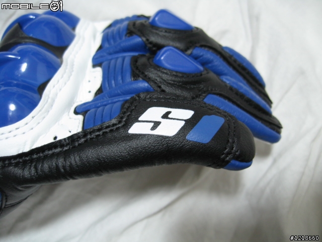 開箱文 alpinestars 頂級 短手套 S1