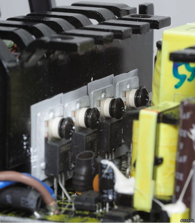 Antec TRUEPOWER New系列半模組化電源供應器簡介及測試