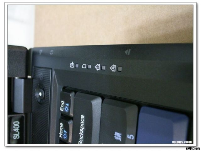 我也加入小黑族之SL400 新型號 2743-RG9 簡易開箱