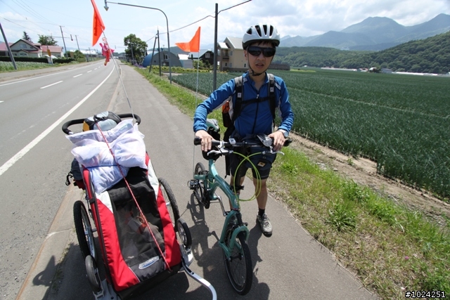 嬰兒拖車的無限可能—北海道の夏日薰風