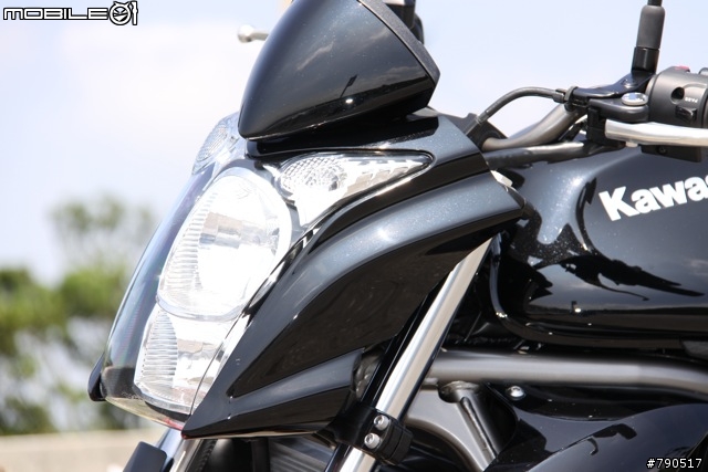 輕巧帥氣的男子漢–2009 KAWASAKI ER-6n 試駕報導