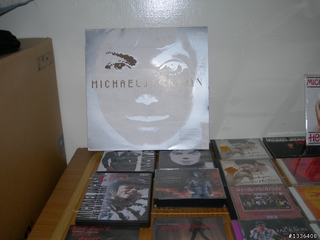 我也有很多MICHAELJACKSON的收藏跟大分享一下