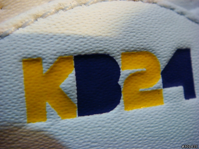 「開箱」Kobe Bryant 室外籃球鞋 Dream Season 小叮嚀注意看摟!