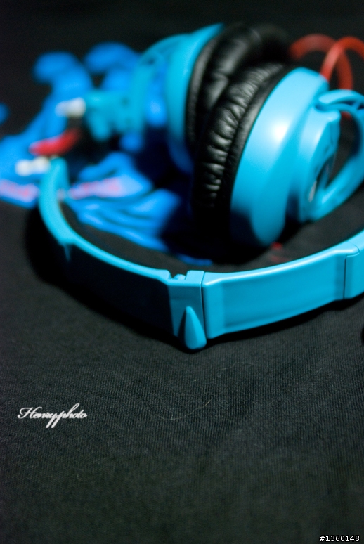 Skullcandy X SANTA CRUZ Screaming Hand 超酷耳機(開箱文)