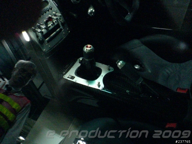 在車庫看見 pagani zonda F