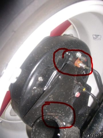 這樣的銹蝕,是正常嗎?要如何要求車廠處理?