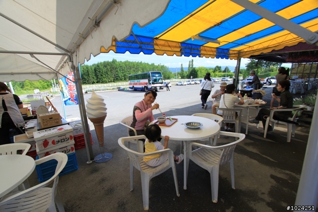 嬰兒拖車的無限可能—北海道の夏日薰風
