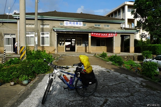 (車站收集) 35度C天空下的藍色區間車 *單車環島*