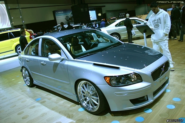 是不是省油坦克 VOLVO S40?! + 我要一台大黃蜂 !! (新增問題)