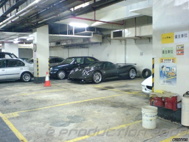 在車庫看見 pagani zonda F