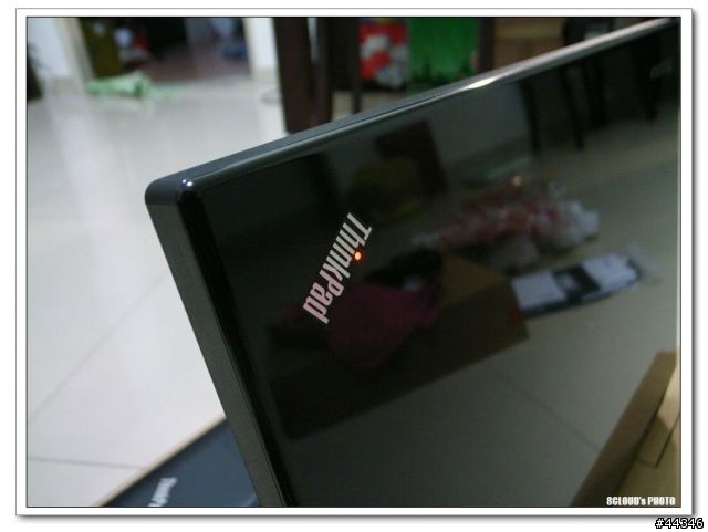 我也加入小黑族之SL400 新型號 2743-RG9 簡易開箱