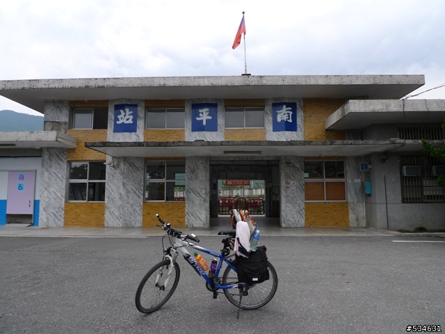(車站收集) 35度C天空下的藍色區間車 *單車環島*