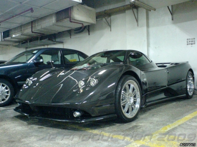 在車庫看見 pagani zonda F