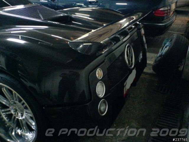 在車庫看見 pagani zonda F