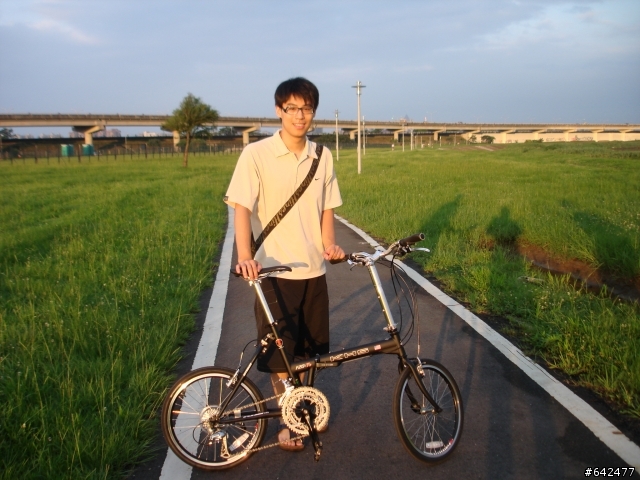 (感動開箱)開箱開到爛掉之 消光黑 KHS T3!!