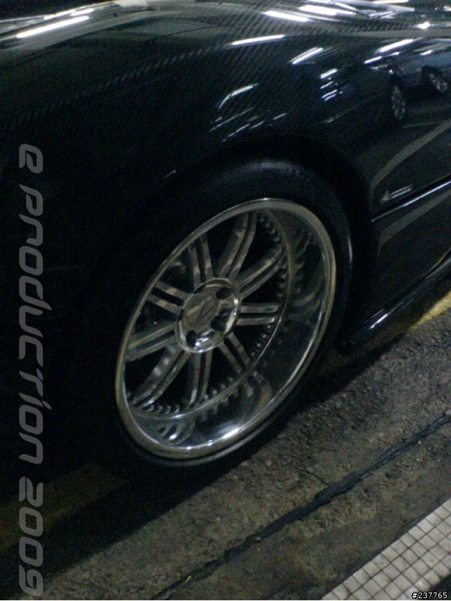在車庫看見 pagani zonda F