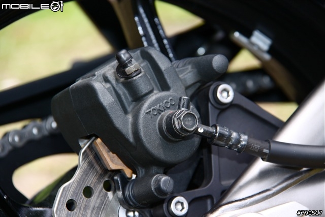 輕巧帥氣的男子漢–2009 KAWASAKI ER-6n 試駕報導