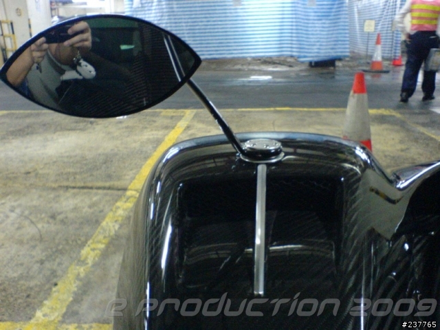 在車庫看見 pagani zonda F