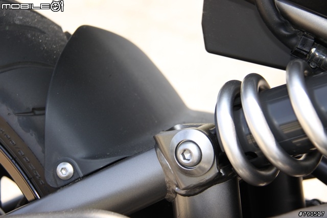 輕巧帥氣的男子漢–2009 KAWASAKI ER-6n 試駕報導