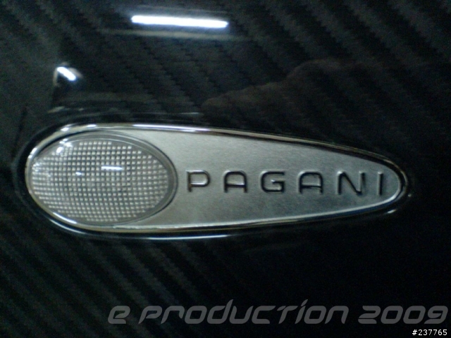 在車庫看見 pagani zonda F