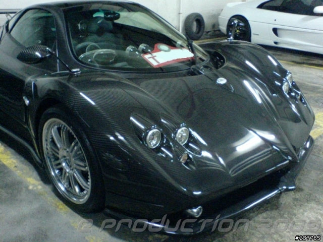 在車庫看見 pagani zonda F