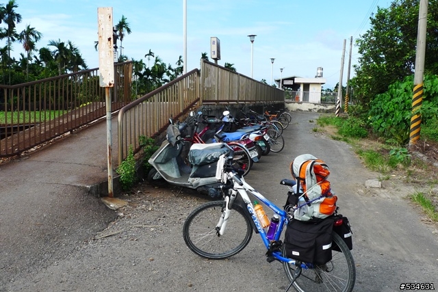 (車站收集) 35度C天空下的藍色區間車 *單車環島*