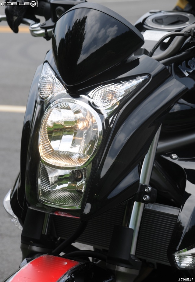 輕巧帥氣的男子漢–2009 KAWASAKI ER-6n 試駕報導