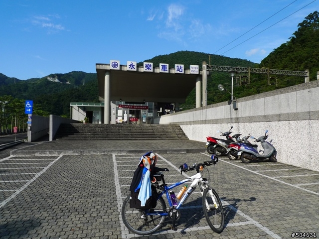 (車站收集) 35度C天空下的藍色區間車 *單車環島*