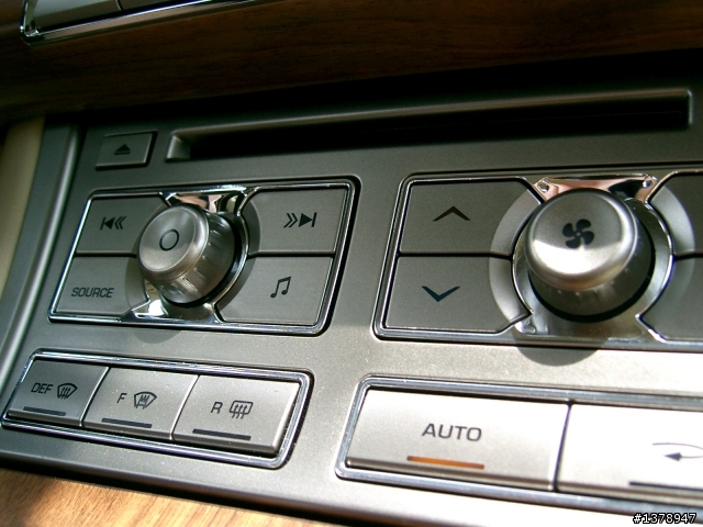 Jaguar XF 3.0,終於露臉