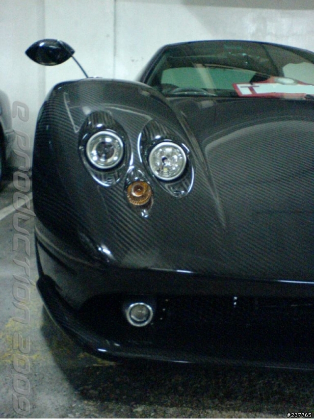 在車庫看見 pagani zonda F