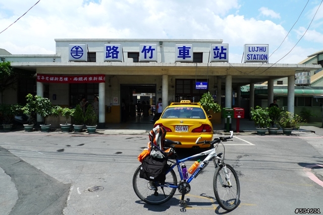 (車站收集) 35度C天空下的藍色區間車 *單車環島*