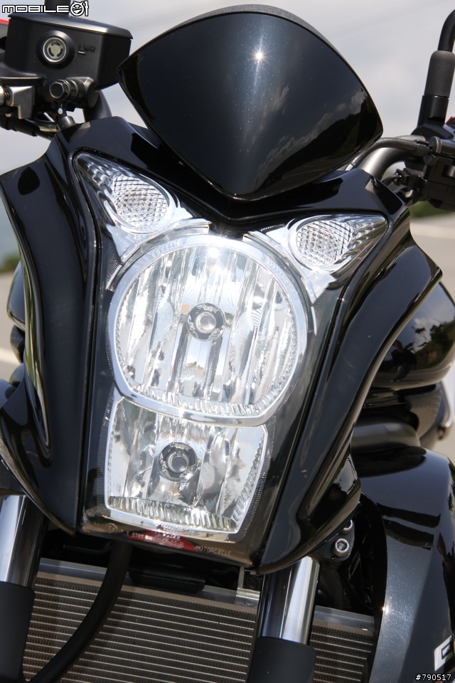 輕巧帥氣的男子漢–2009 KAWASAKI ER-6n 試駕報導