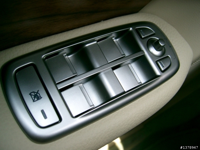 Jaguar XF 3.0,終於露臉