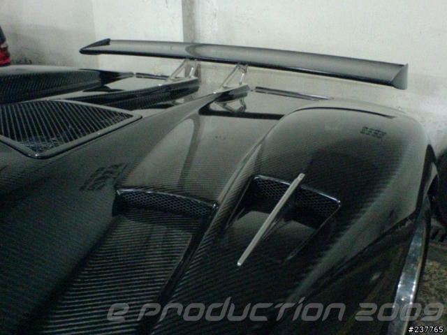 在車庫看見 pagani zonda F