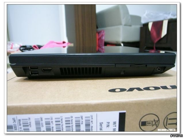 我也加入小黑族之SL400 新型號 2743-RG9 簡易開箱