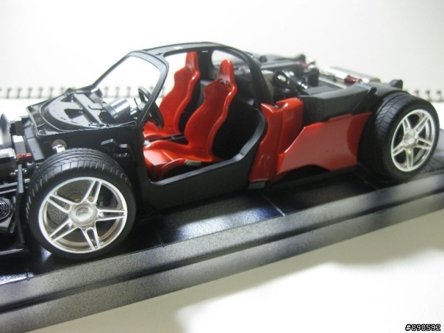 法拉利『ENZO』製作完成 <圖多字少>