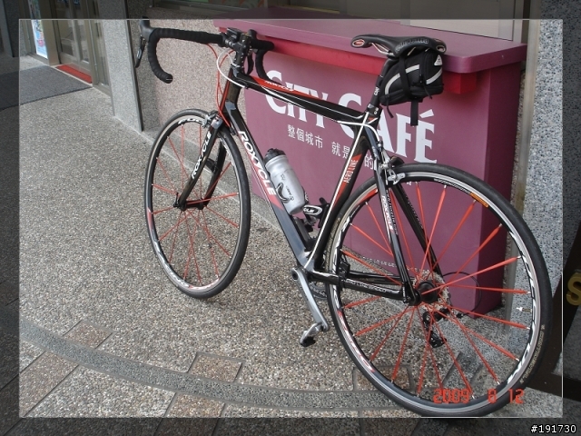 這箱~還是開在我們家就好,公路車 Roxycle。圖多