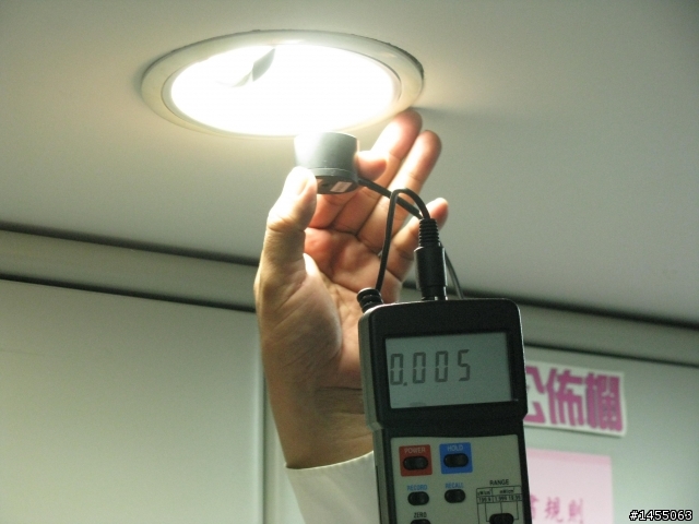 對抗災後疫情的另類疫苗__「圖書紫外線除菌機」開箱文
