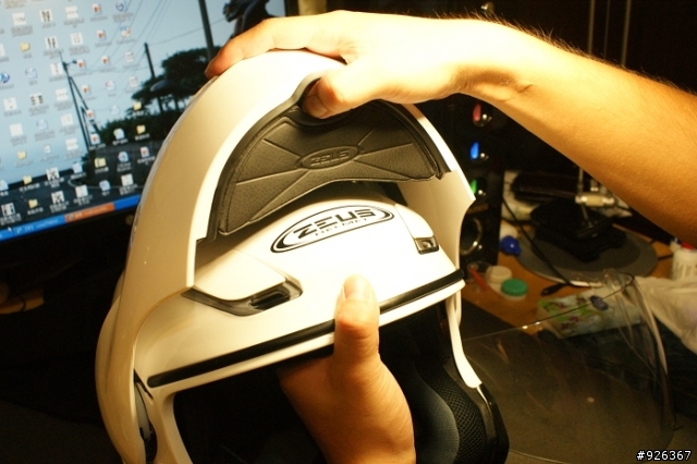 『開箱勸敗』變形金剛,白雲戴的就是這頂,ZEUS zs3000a