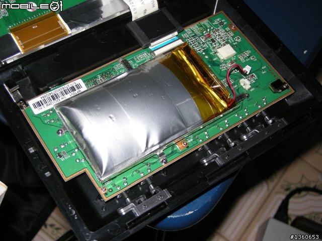 我的數位相框電池變胖了~ @_@