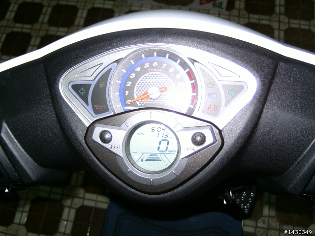 7.30牽新車Racing 150 fi 開箱 (裝置物箱LED燈 風扇外蓋+燈)